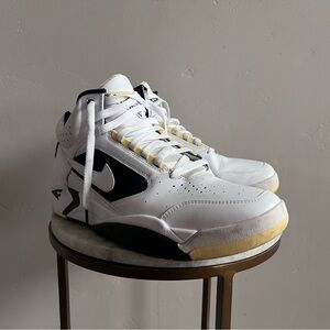 Men's Nike Flight Lite Mid. Size 10.5.